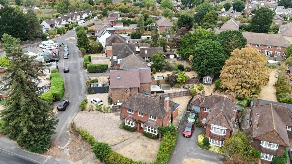 Wokingham Road, Earley, RG6, photo 2