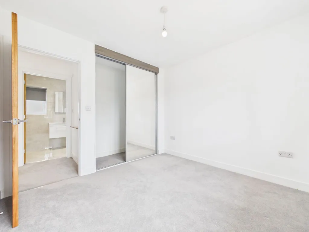 Wokingham Road, Earley, RG6, photo 16