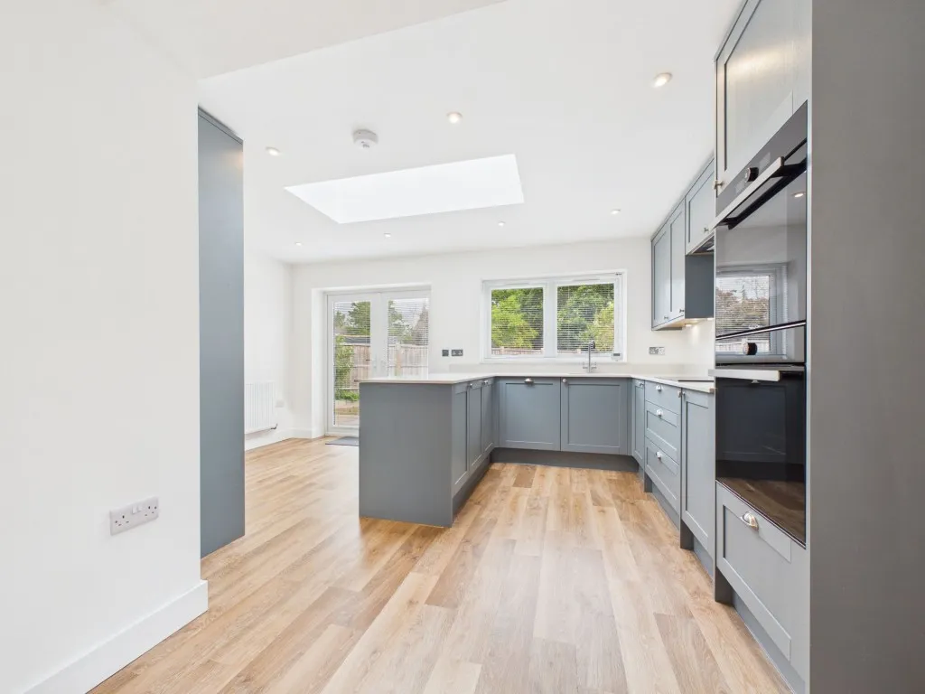 Wokingham Road, Earley, RG6, photo 3