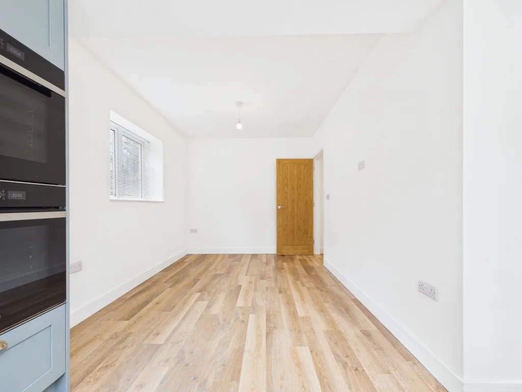 Wokingham Road, Earley, RG6, photo 5