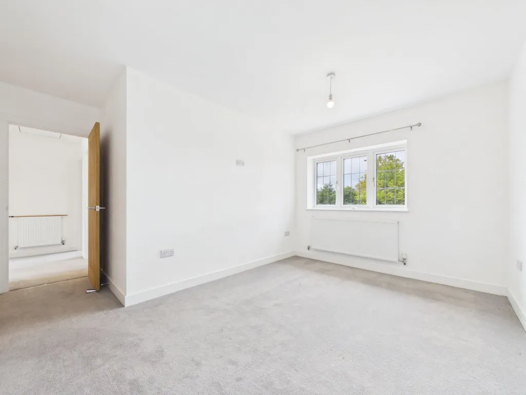 Wokingham Road, Earley, RG6, photo 13