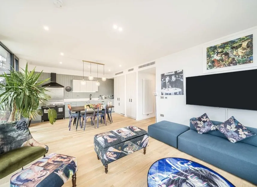 Brent Way, Brentford, TW8, photo 2