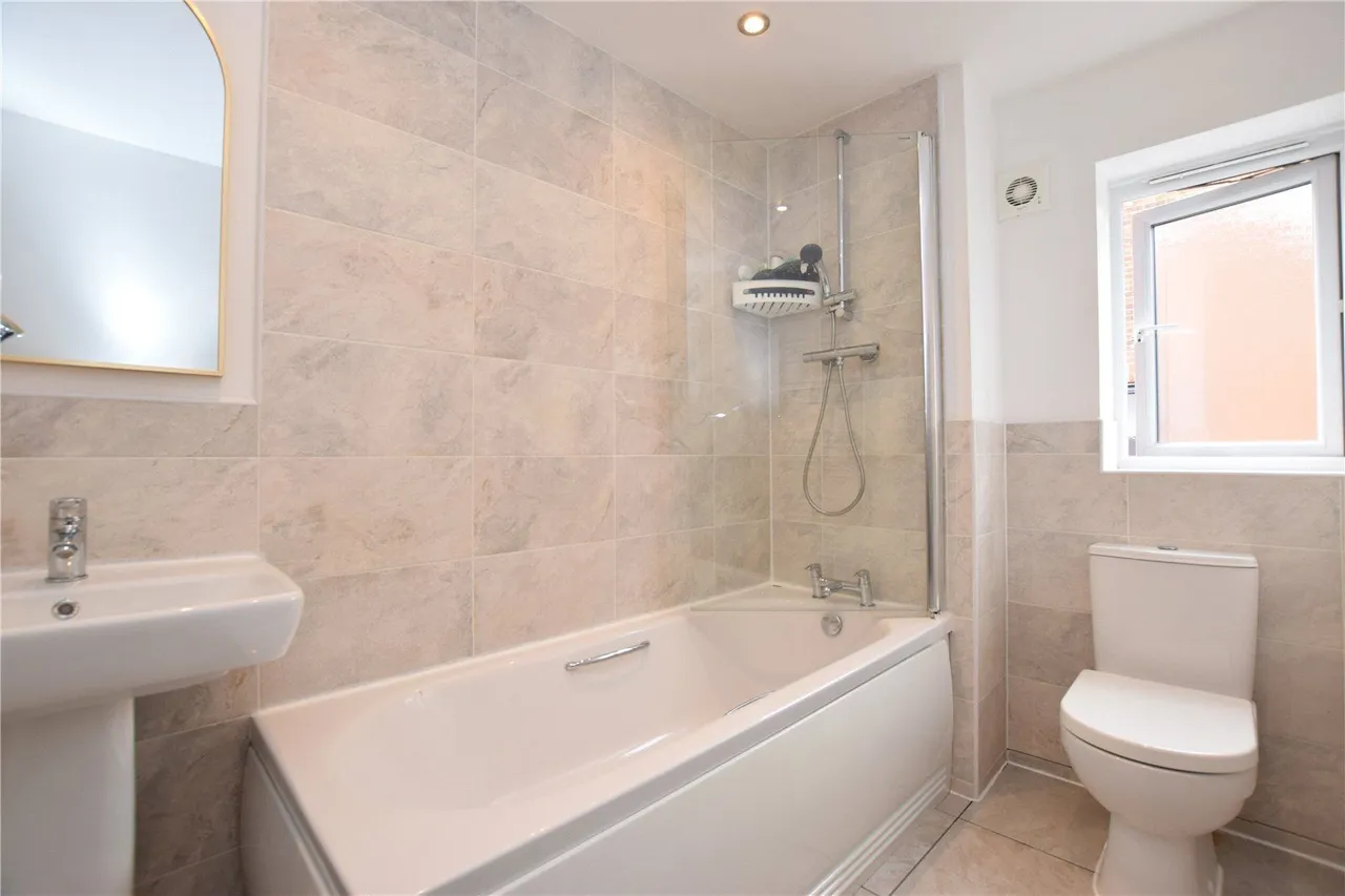 Calla Grove, Seacroft, LS14, photo 4