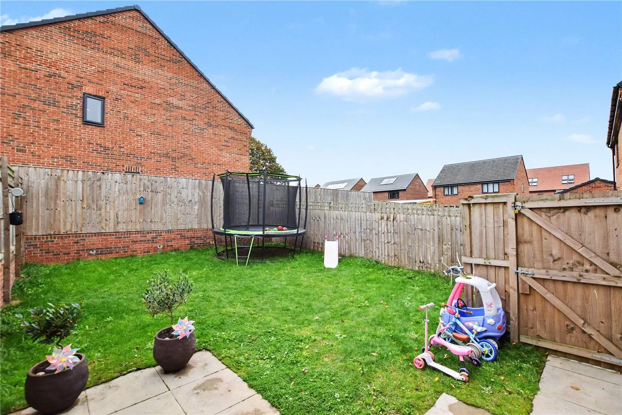 Calla Grove, Seacroft, LS14, photo 17