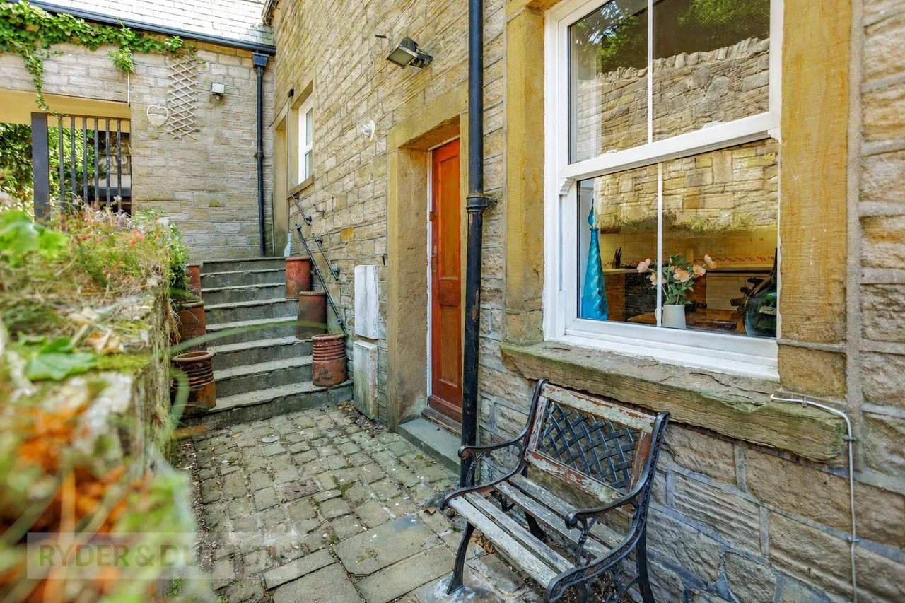 Hill End Road, Delph, OL3, photo 26