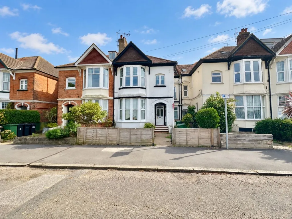 2 bed flat to rent, Egerton Road, Bexhill-On-Sea, TN39