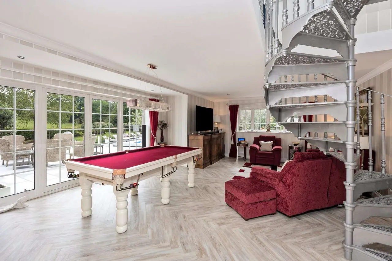 Clearwater Lane, Haywards Heath, West Sussex, RH16 4RX, photo 9