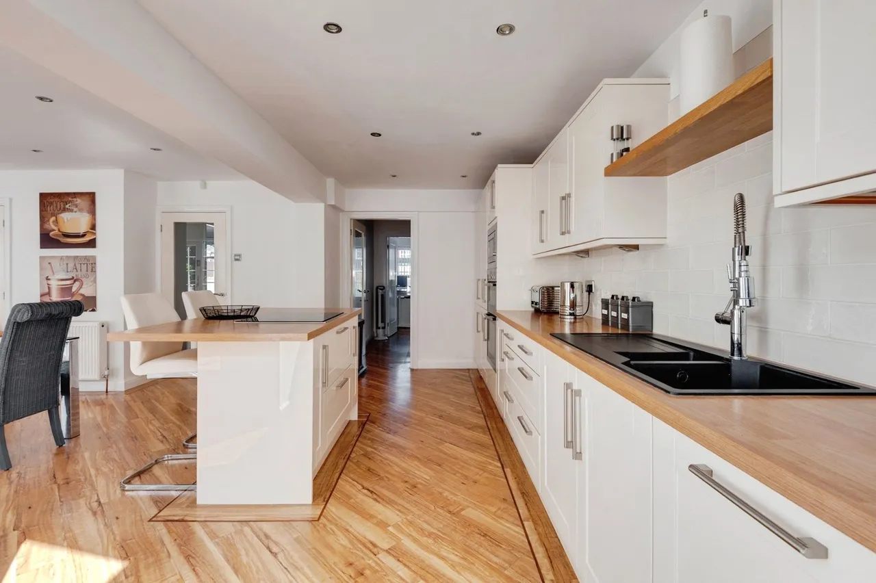 Kenilworth Close, Liverpool, L25, photo 4