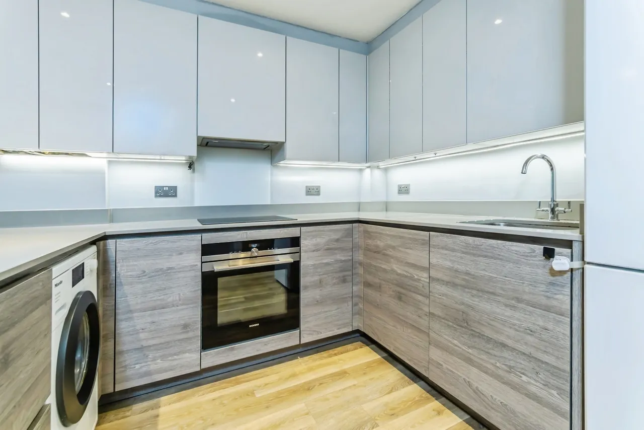 Croydon Road, Caterham, Surrey, CR3, photo 5