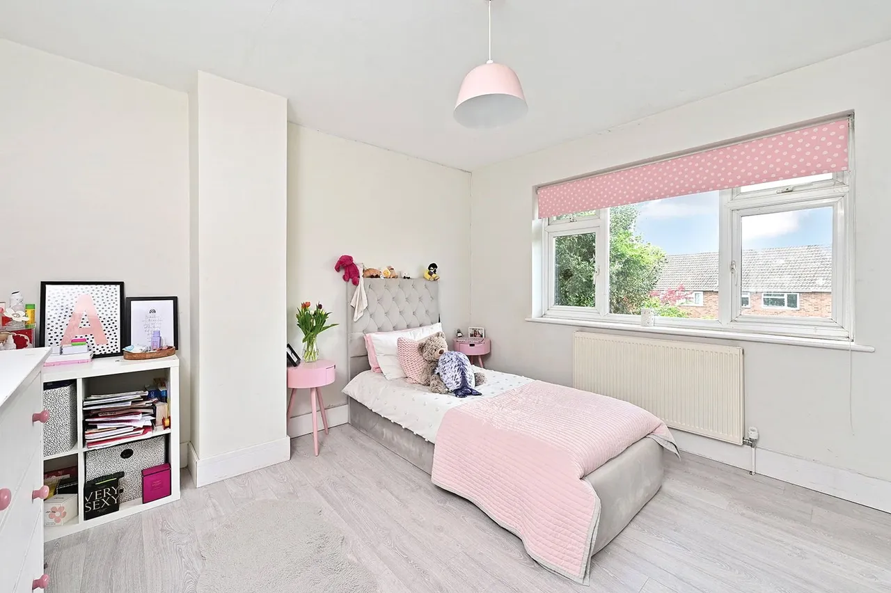 Southwood Road, Farnborough, GU14 0JH, photo 11