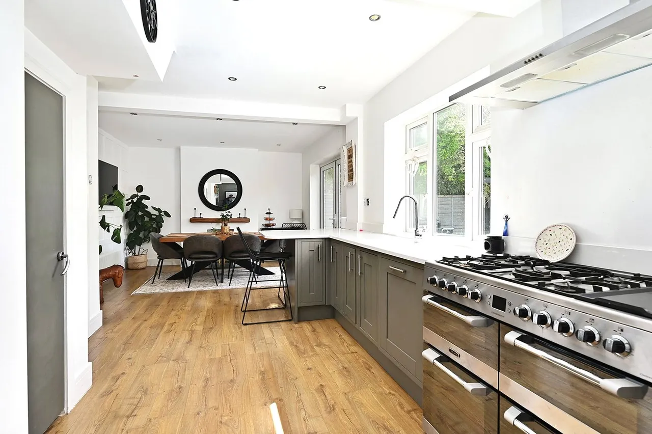 Southwood Road, Farnborough, GU14 0JH, photo 5