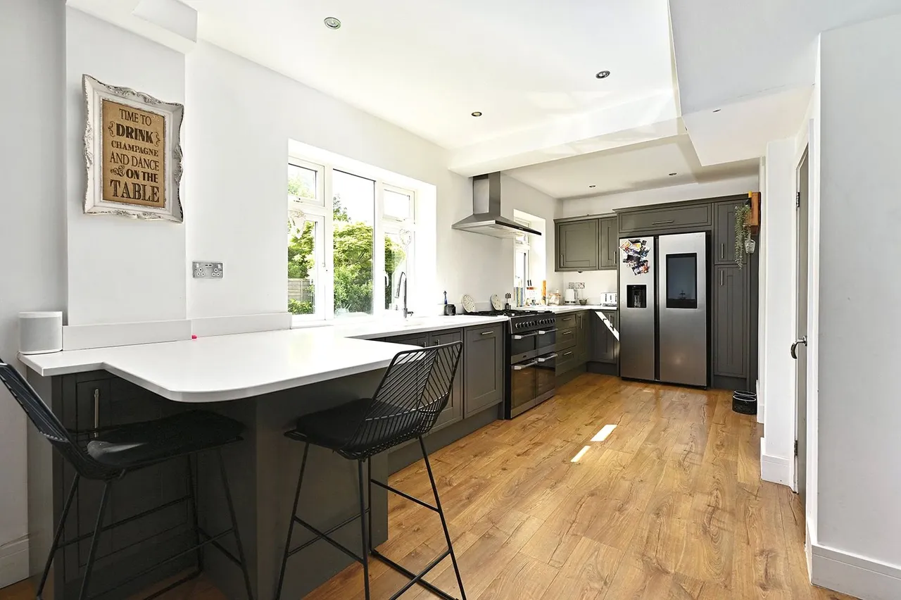Southwood Road, Farnborough, GU14 0JH, photo 4