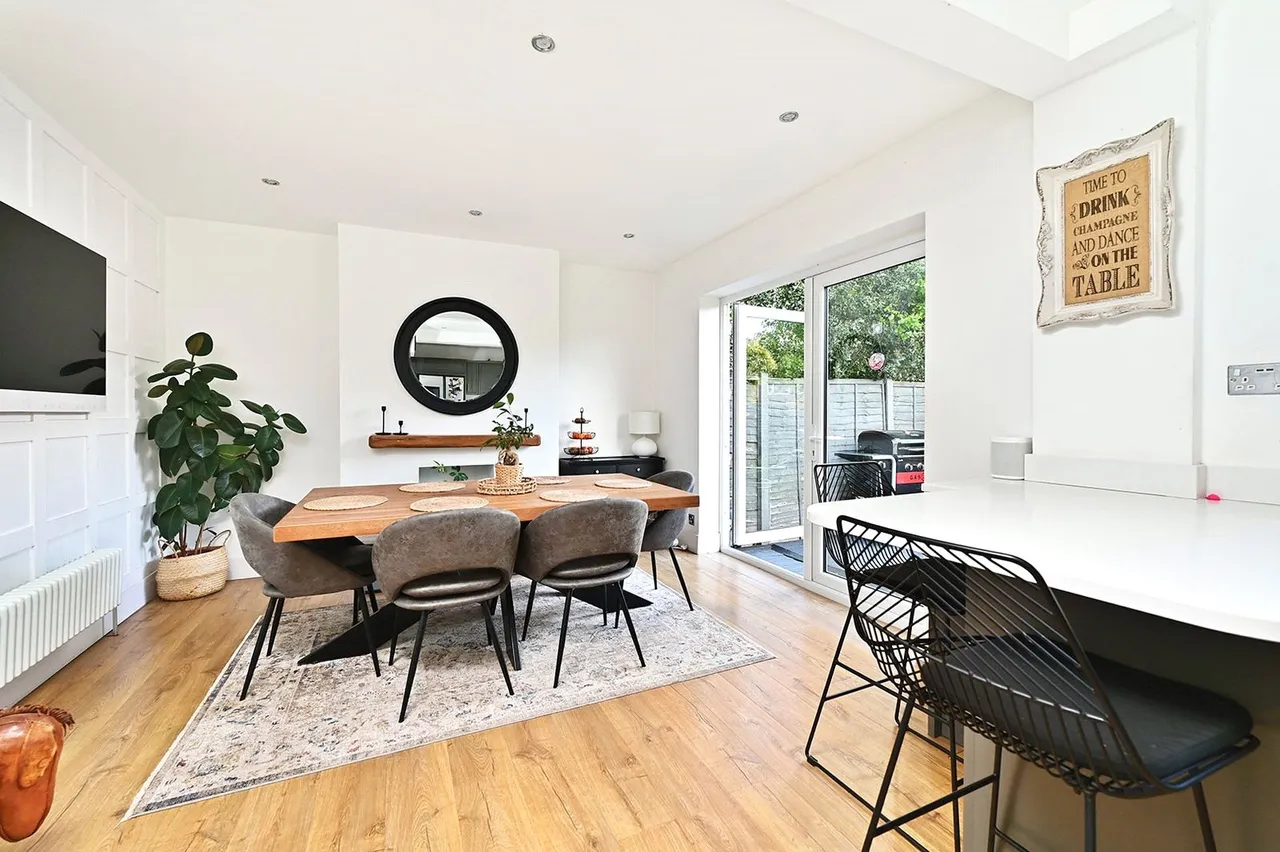 Southwood Road, Farnborough, GU14 0JH, photo 6