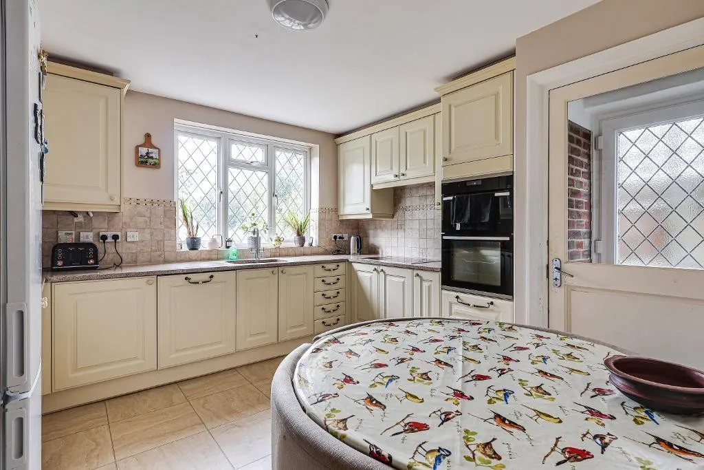 Ewhurst Avenue, Sanderstead, photo 12