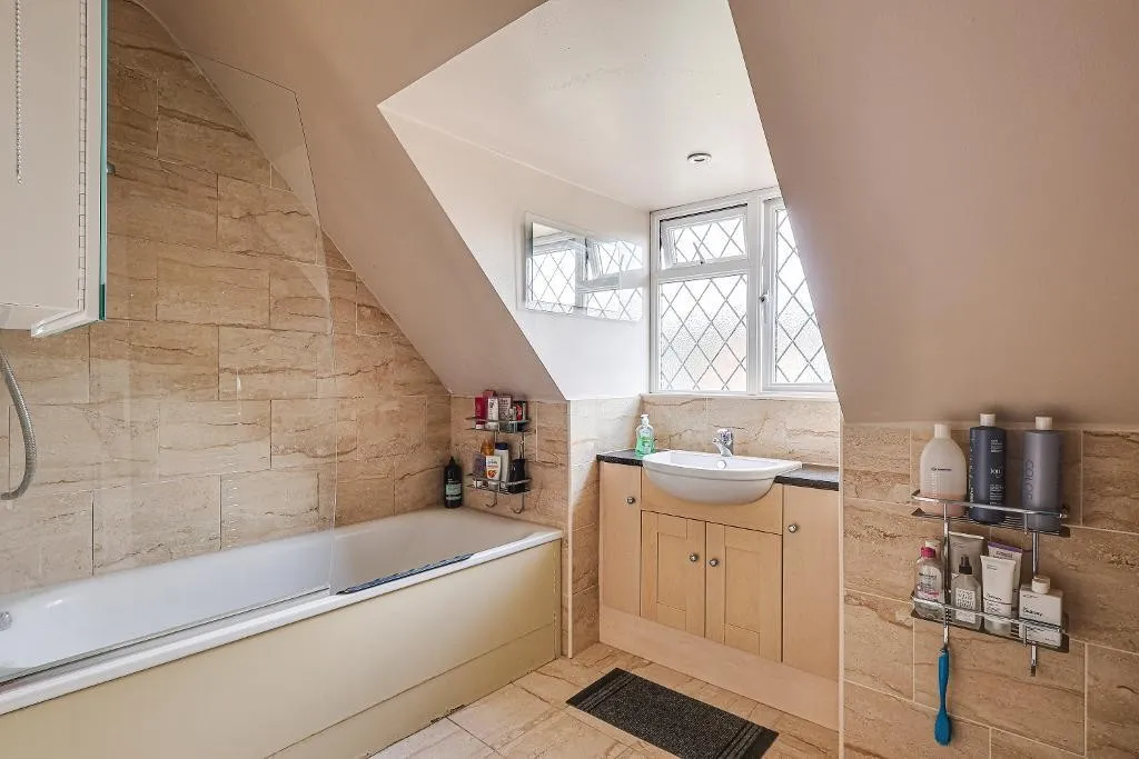 Ewhurst Avenue, Sanderstead, photo 19