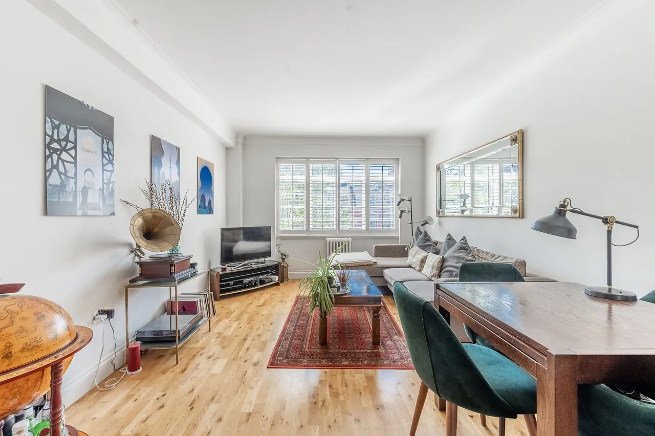 2 bed flat to rent, London, SW5