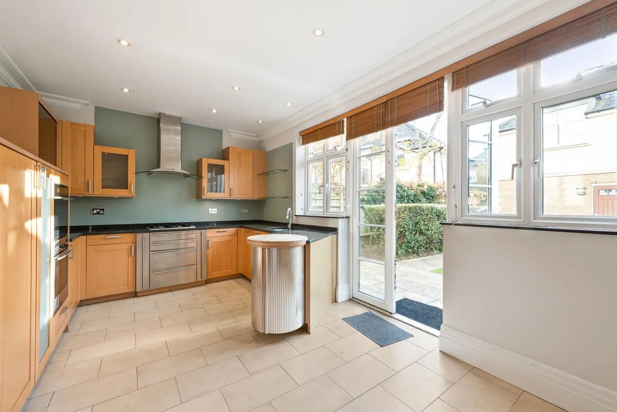 6 bed house to rent, Melliss Avenue, Richmond, TW9
