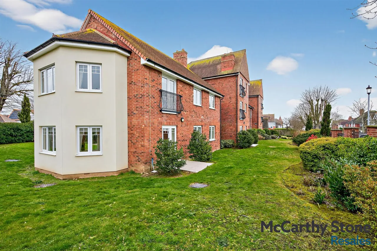 Raglan Road, Frinton-On-Sea, CO13, photo 20
