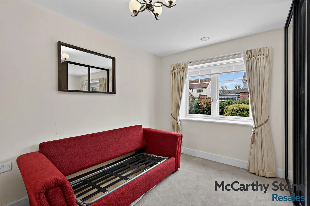Raglan Road, Frinton-On-Sea, CO13, photo 11
