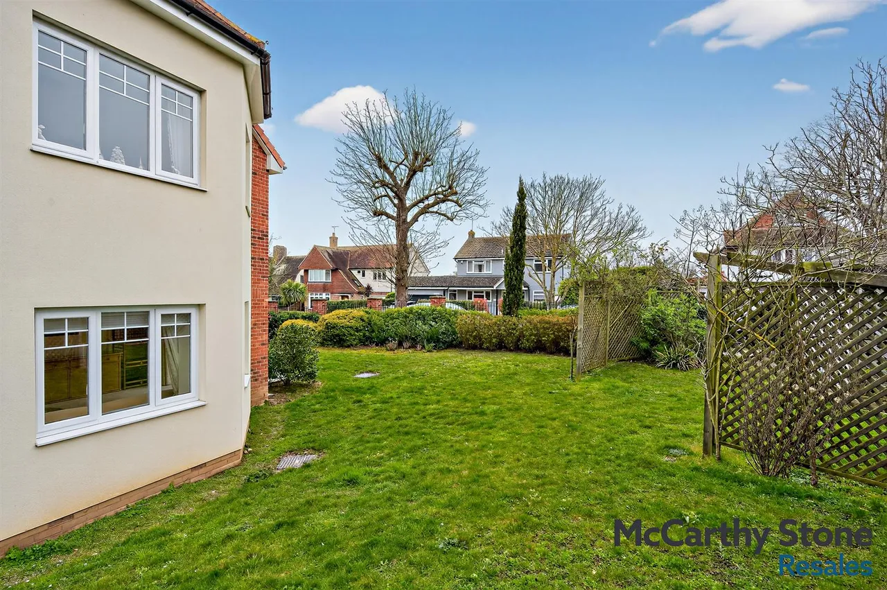 Raglan Road, Frinton-On-Sea, CO13, photo 22
