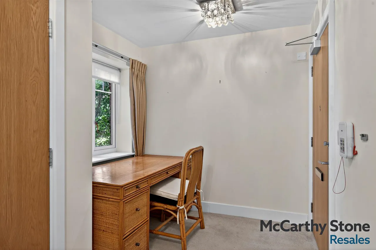 Raglan Road, Frinton-On-Sea, CO13, photo 17