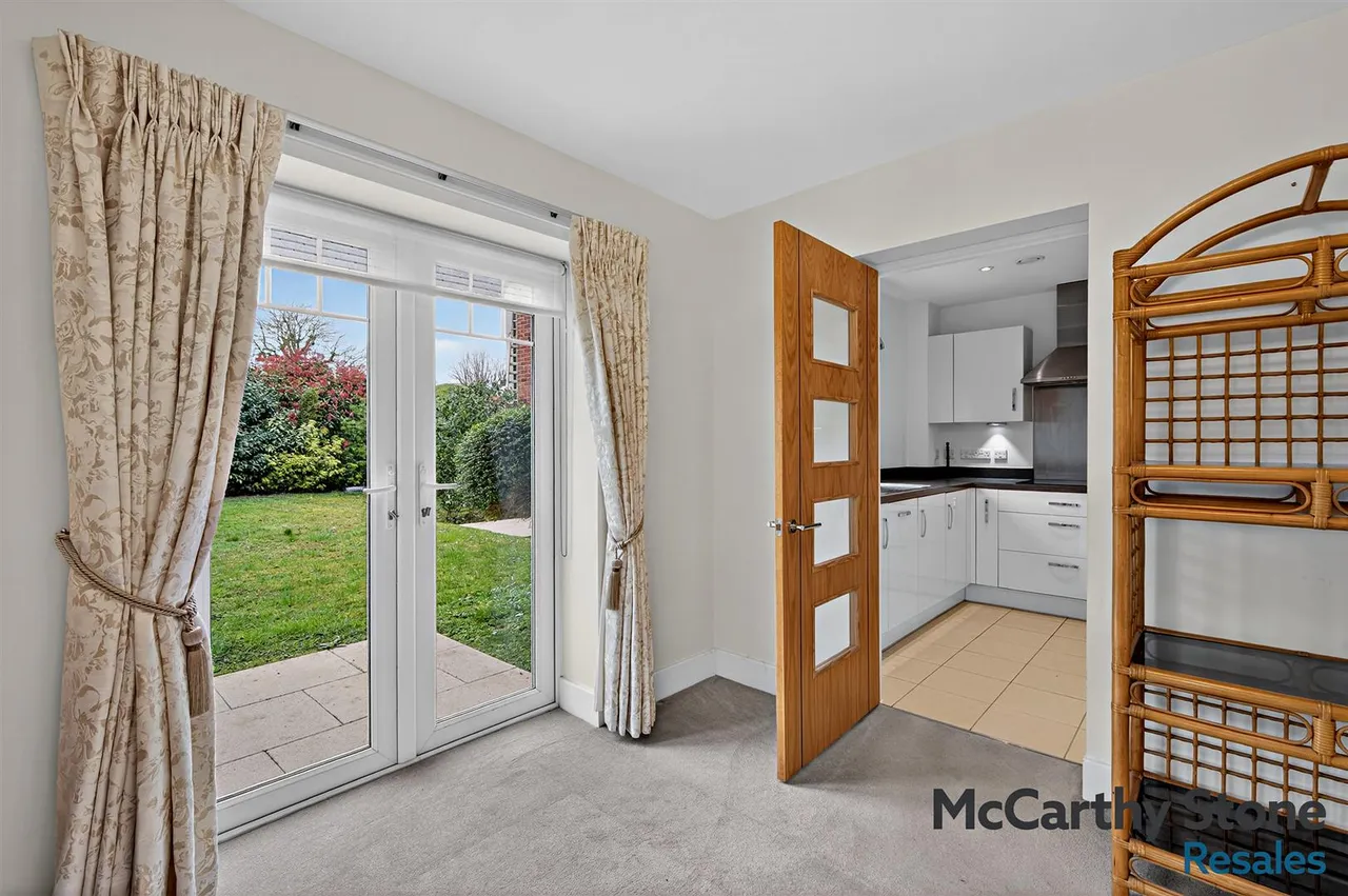 Raglan Road, Frinton-On-Sea, CO13, photo 9
