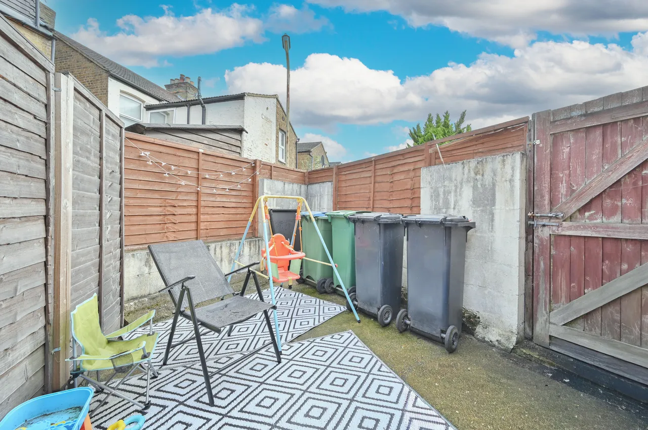 Hertfordshire, WD24, photo 12