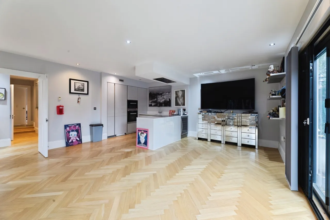 Lingmere Close, CHIGWELL, Essex, IG7, photo 4