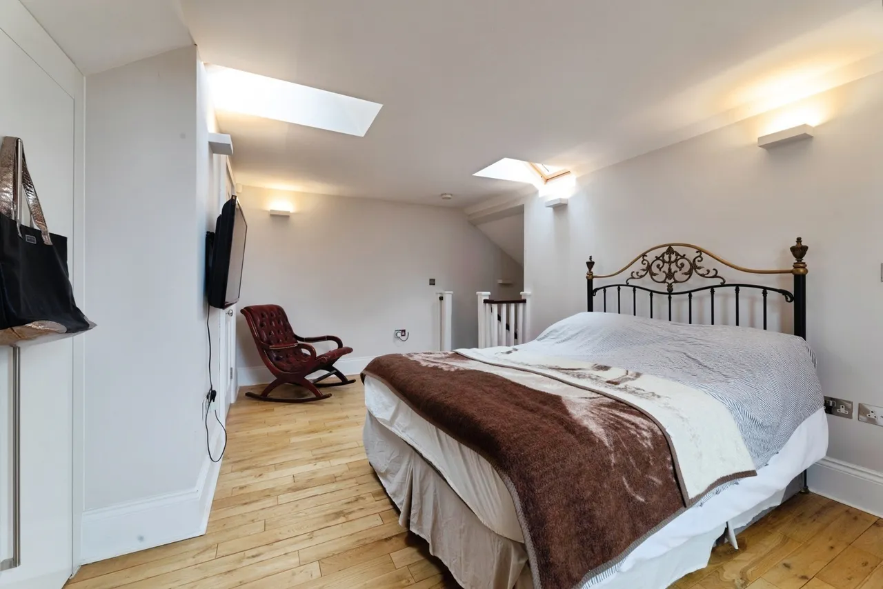 Lingmere Close, CHIGWELL, Essex, IG7, photo 12