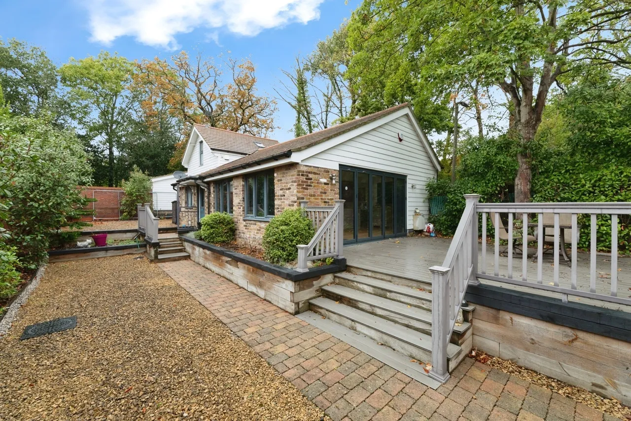 3 bed house for sale — Lingmere Close, CHIGWELL, Essex, IG7