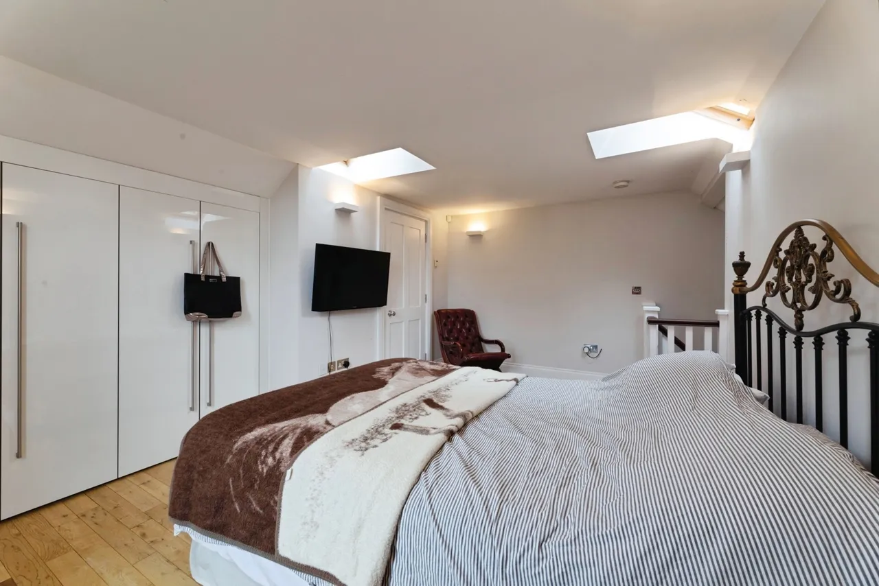 Lingmere Close, CHIGWELL, Essex, IG7, photo 11