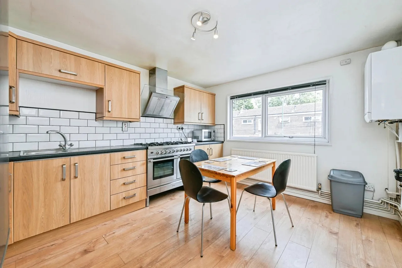 Lismore Close, Nottingham, Nottinghamshire, NG7, photo 6