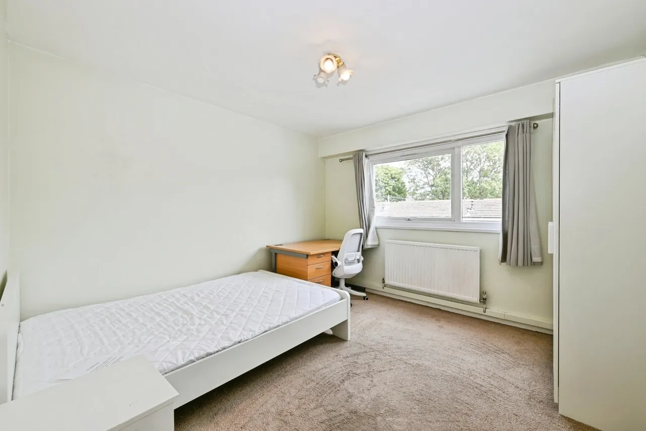 Lismore Close, Nottingham, Nottinghamshire, NG7, photo 15