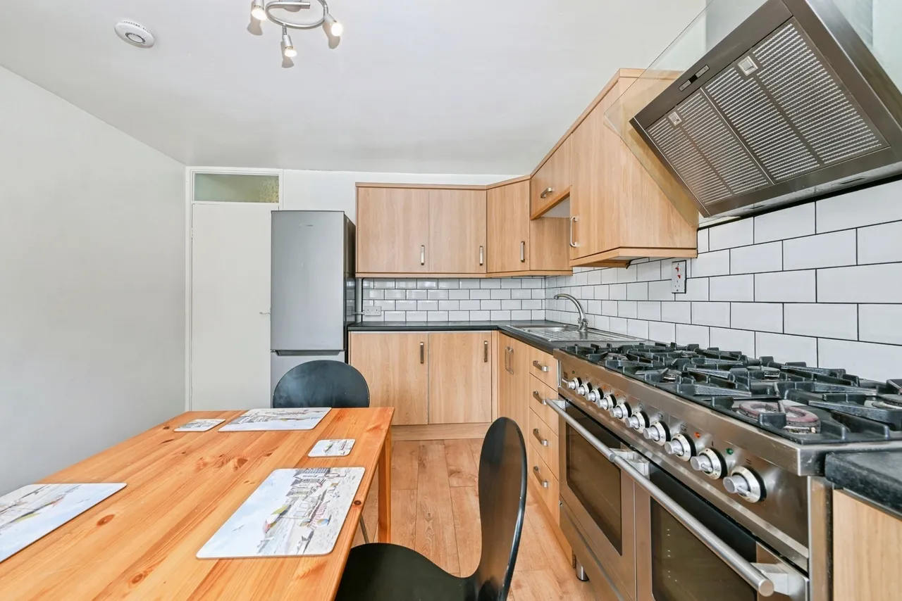 Lismore Close, Nottingham, Nottinghamshire, NG7, photo 4