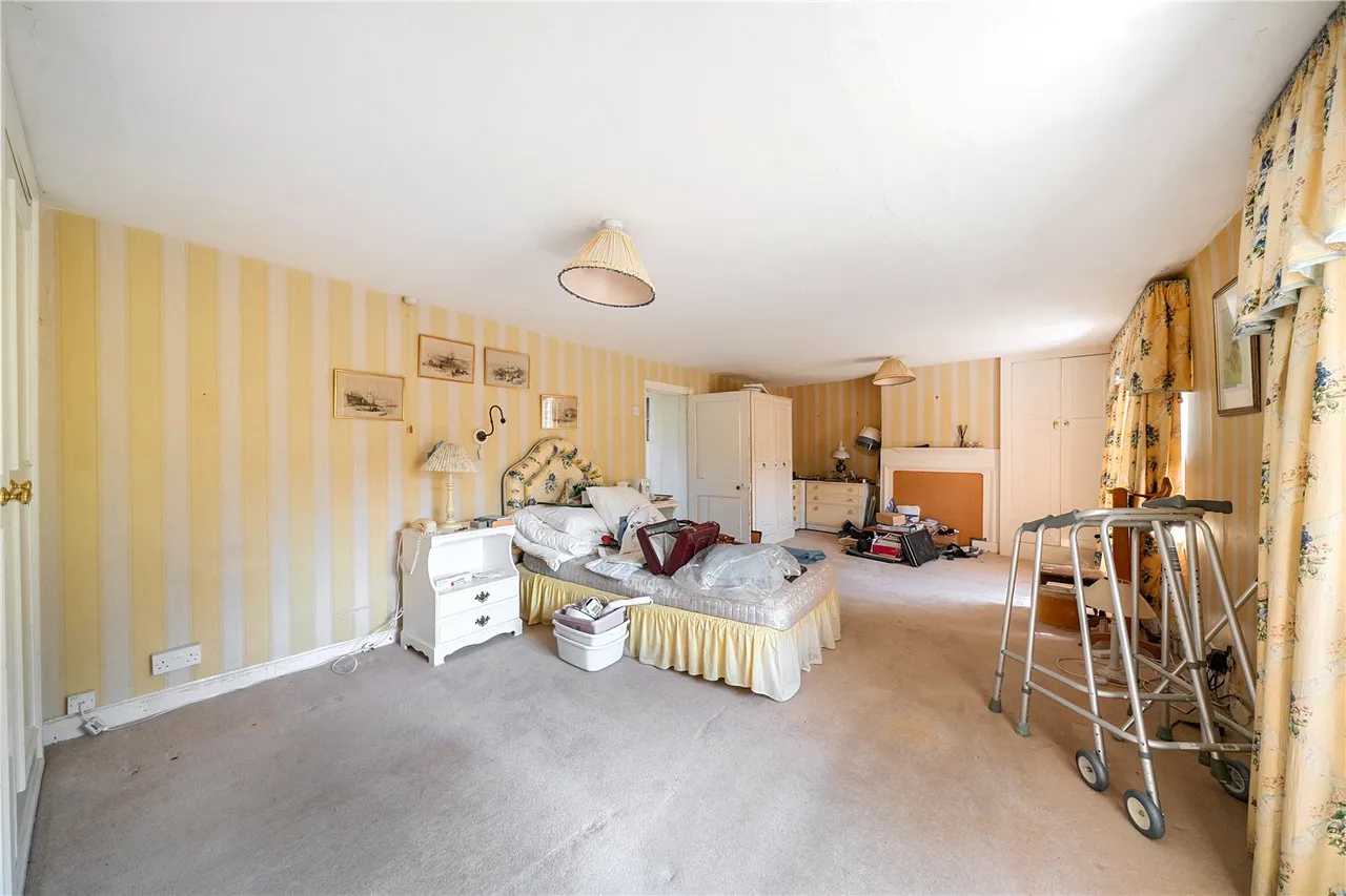Marlborough Road, Aldbourne, Marlborough, Wiltshire, SN8 2DD, photo 3
