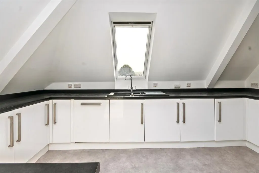 Lismore Road, Eastbourne, photo 6