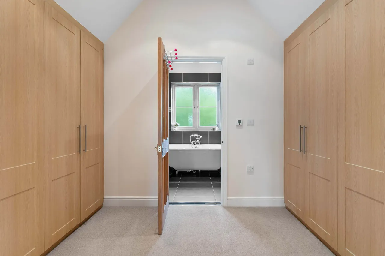 Toppesfield, Brook End, SG9, photo 19