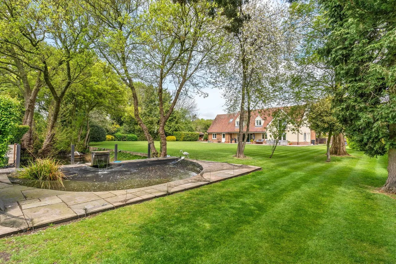Toppesfield, Brook End, SG9, photo 31