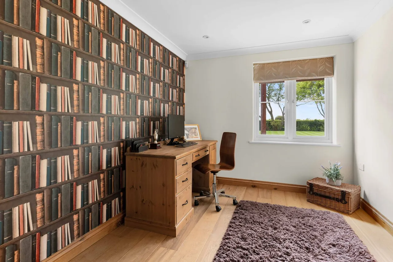 Toppesfield, Brook End, SG9, photo 14