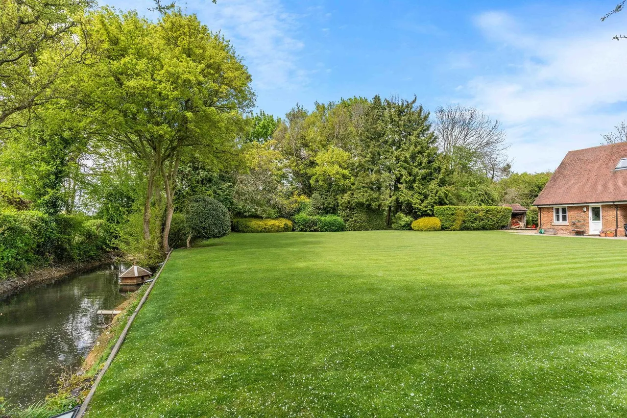 Toppesfield, Brook End, SG9, photo 32