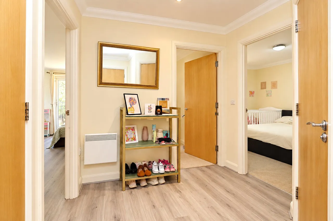 Heathside Crescent, Woking, GU22, photo 8