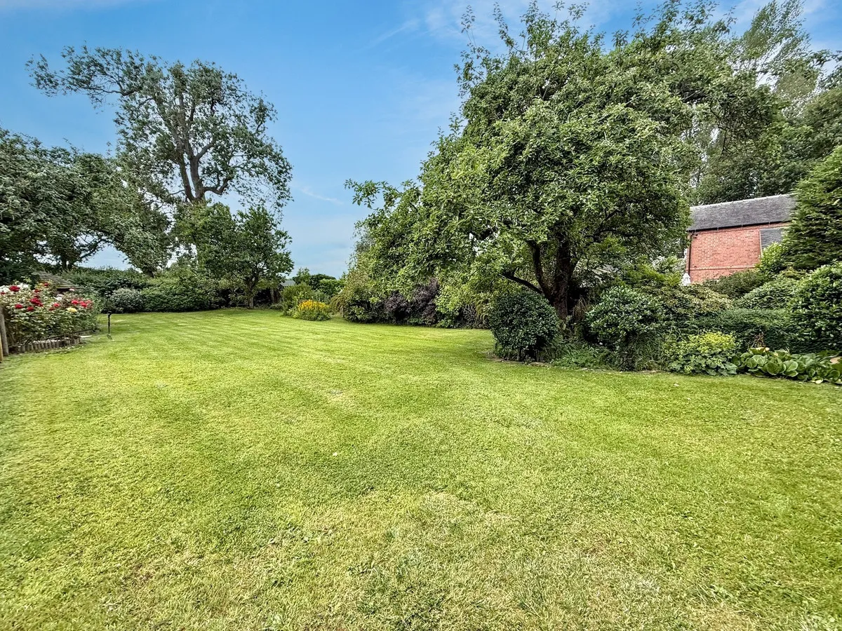 Sides Lane, Snelston, DE6, photo 23