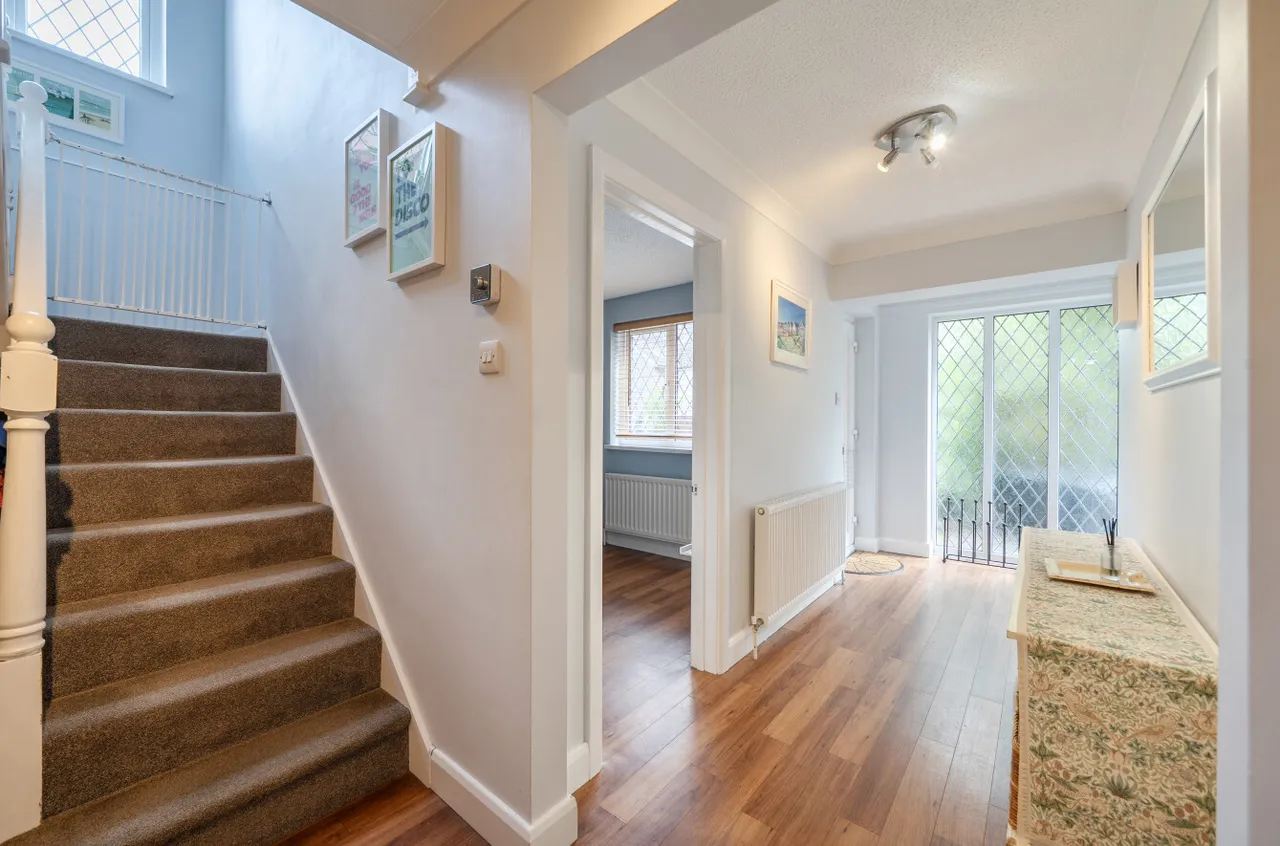 Long Barrow Close, South Wonston, SO21, photo 9