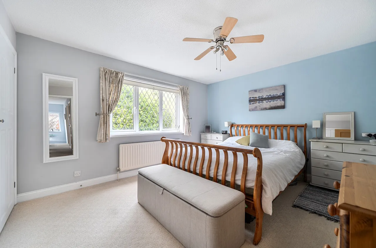 Long Barrow Close, South Wonston, SO21, photo 10