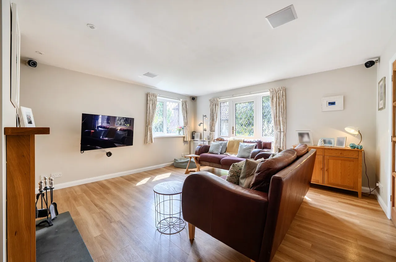 Long Barrow Close, South Wonston, SO21, photo 5