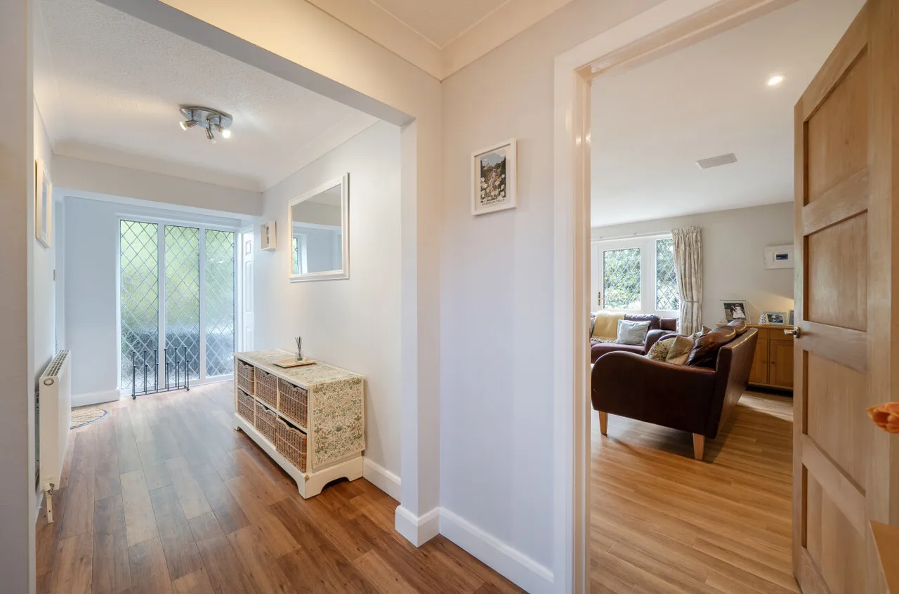 Long Barrow Close, South Wonston, SO21, photo 7