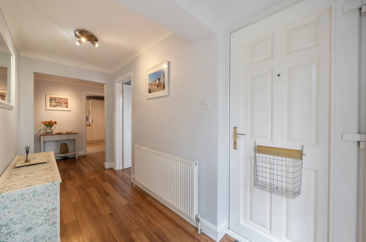 Long Barrow Close, South Wonston, SO21, photo 8