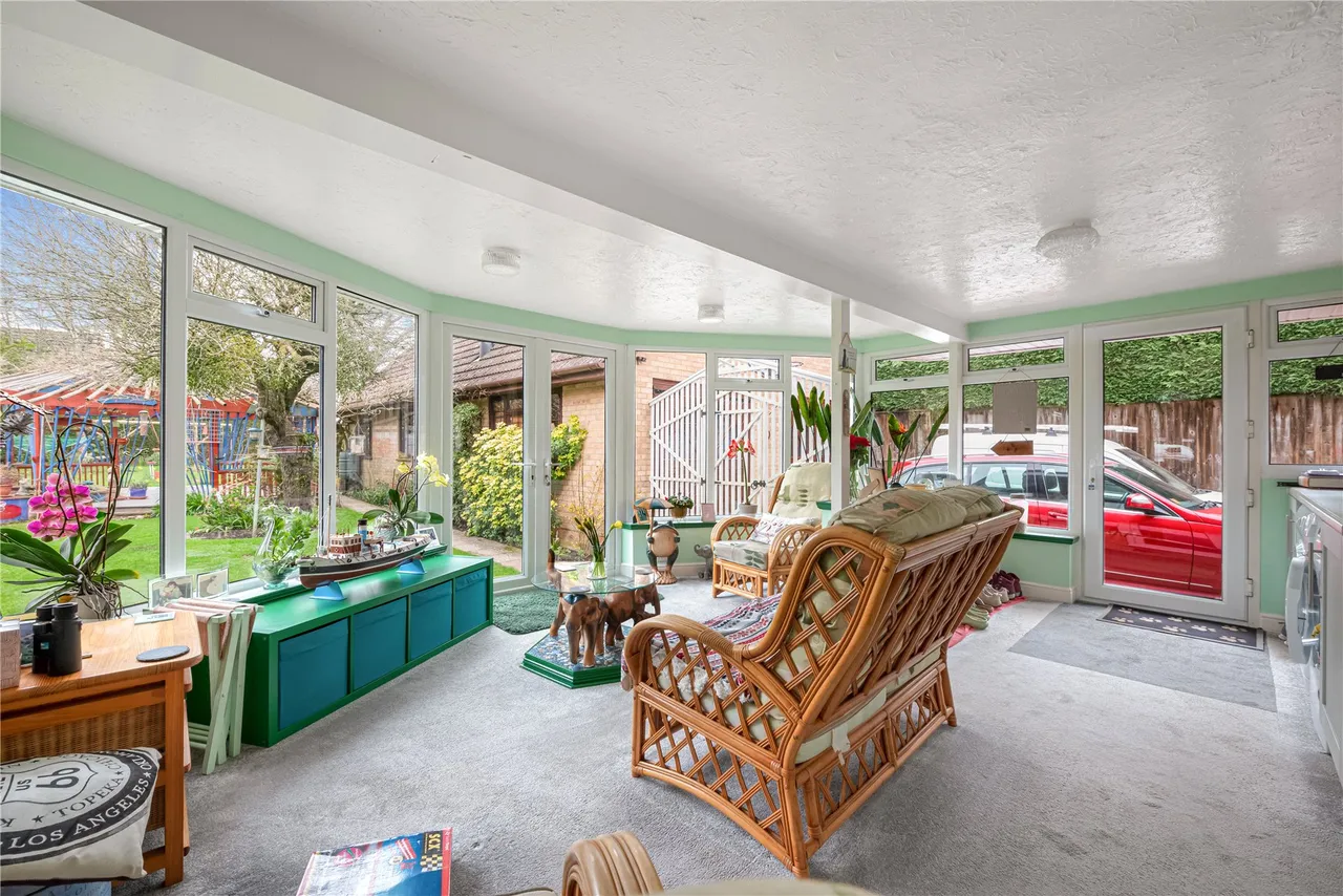 Fenns Lane, West End, GU24, photo 51
