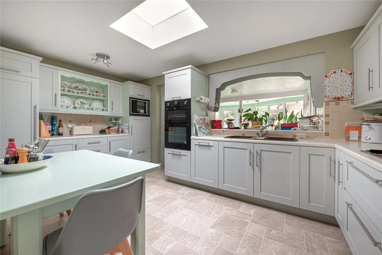 Fenns Lane, West End, GU24, photo 48