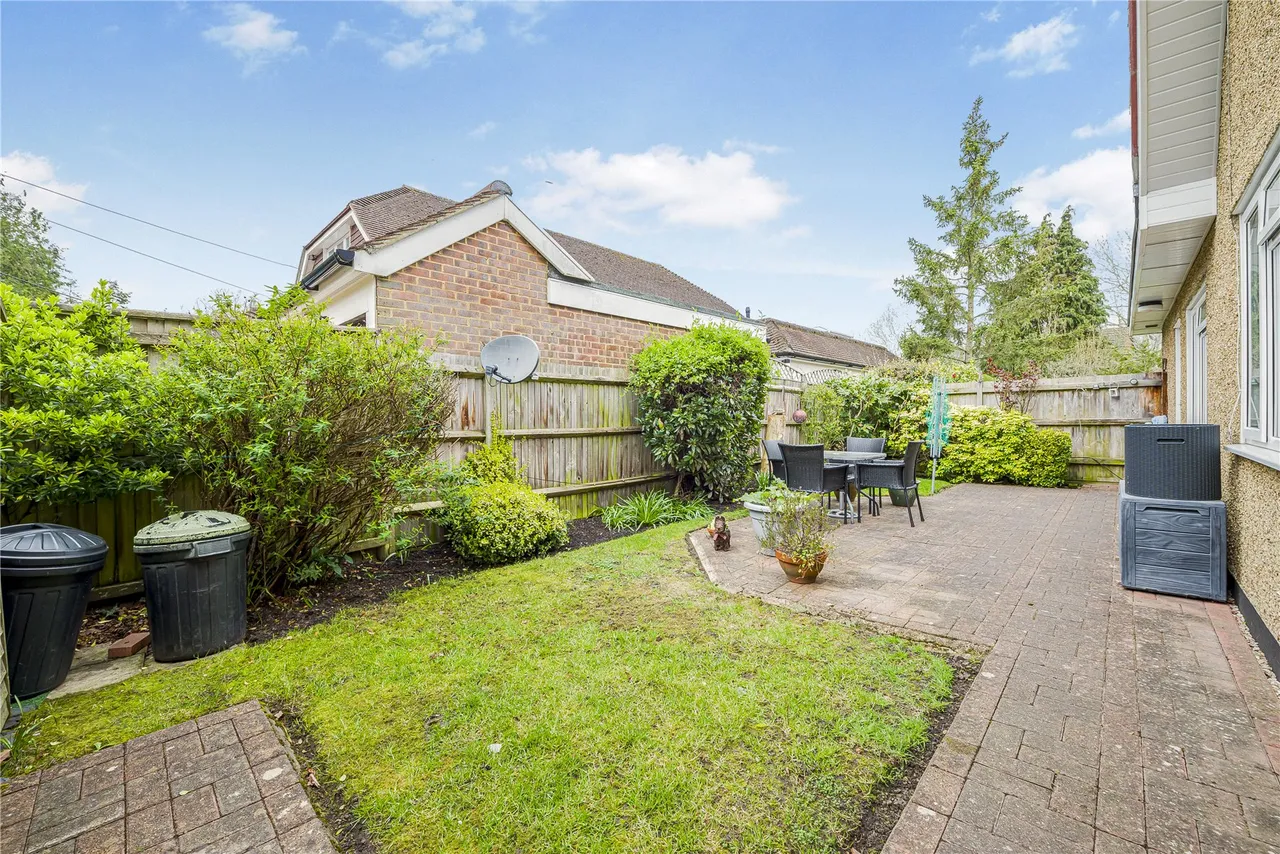 Fenns Lane, West End, GU24, photo 30